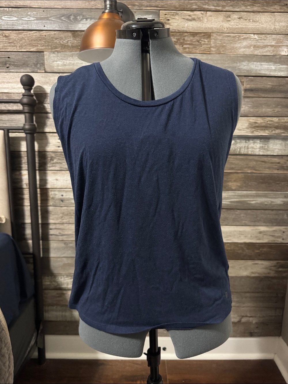 🎉 3 for $10 🎉  

Women's Navy Scoop Neck Athletic Tank Top